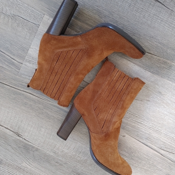 Geox Salice Suede Heeled Ankle Boots - Picture 2 of 7